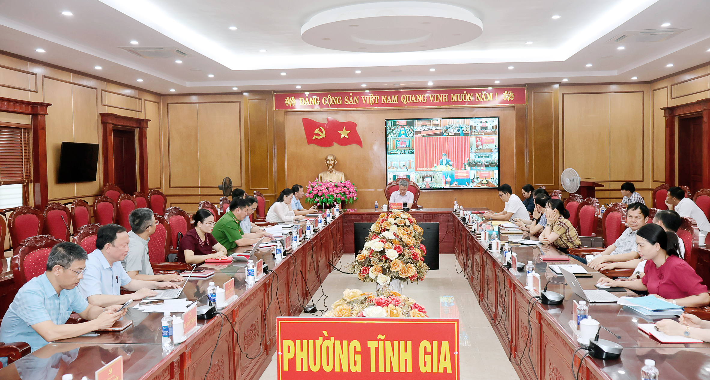 Anh-tin-bai